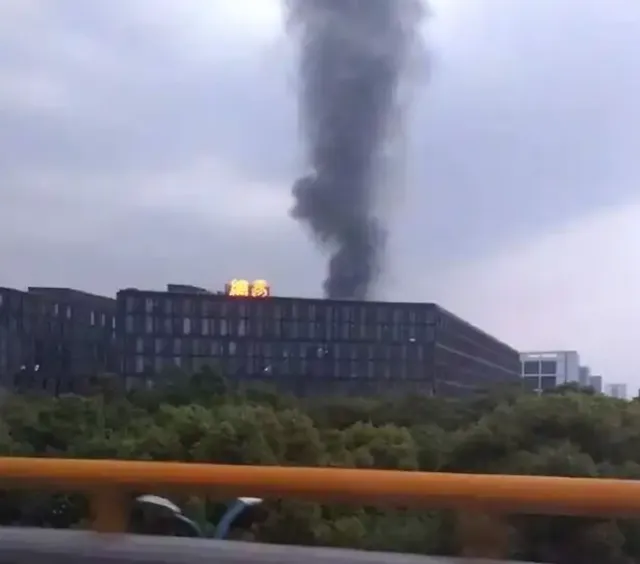 _墨不逆偷電導(dǎo)致網(wǎng)易機(jī)房斷電？官方回應(yīng)：正在搶修_墨不逆偷電導(dǎo)致網(wǎng)易機(jī)房斷電？官方回應(yīng)：正在搶修
